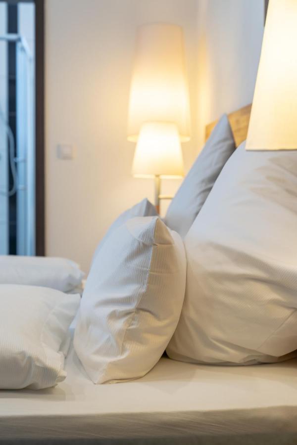 Hotel In Laisen รอยท์ลิงเงน ภายนอก รูปภาพ