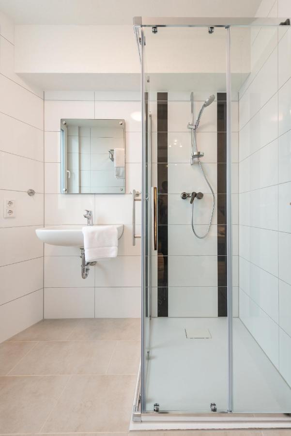 Hotel In Laisen รอยท์ลิงเงน ภายนอก รูปภาพ