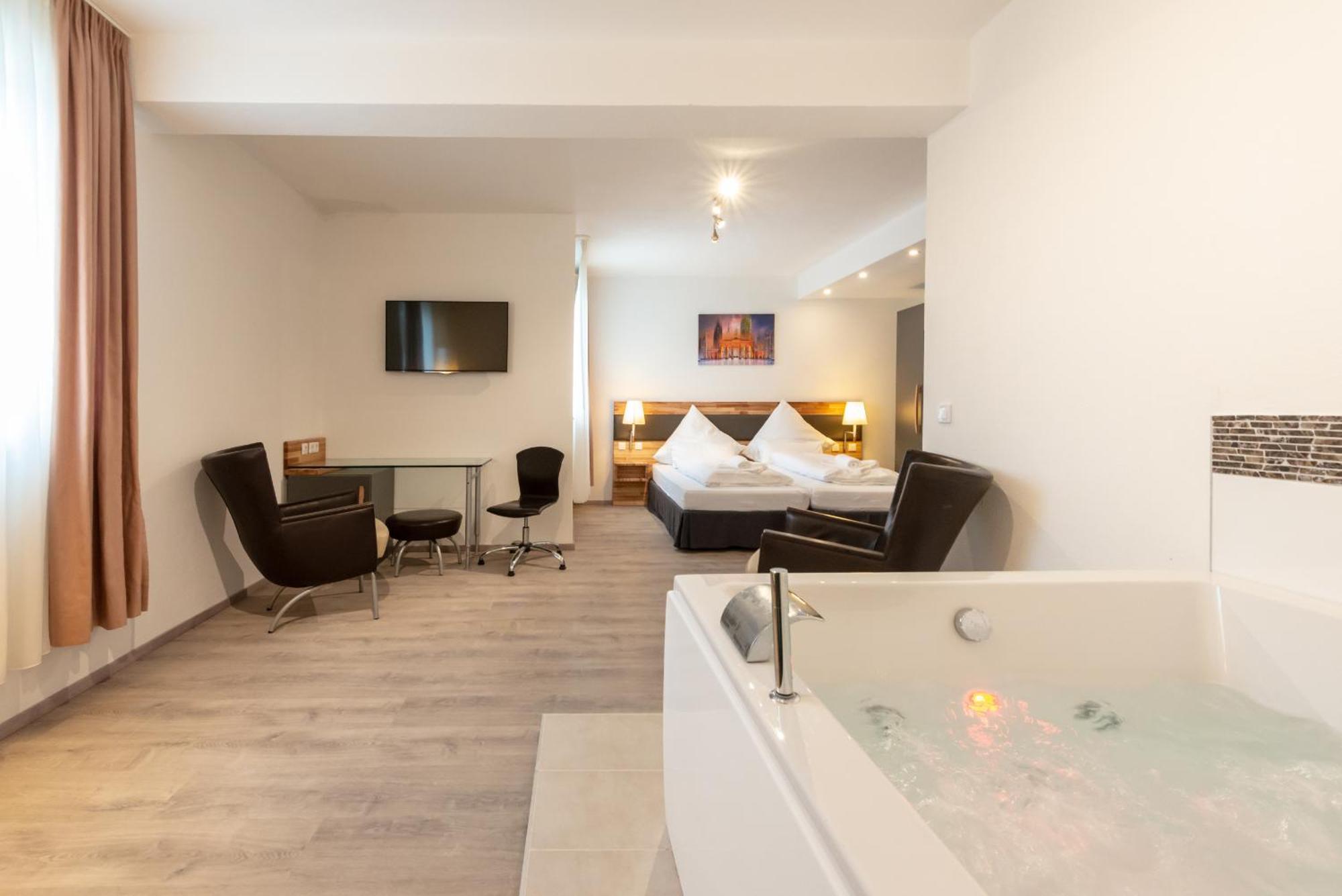 Hotel In Laisen รอยท์ลิงเงน ห้อง รูปภาพ