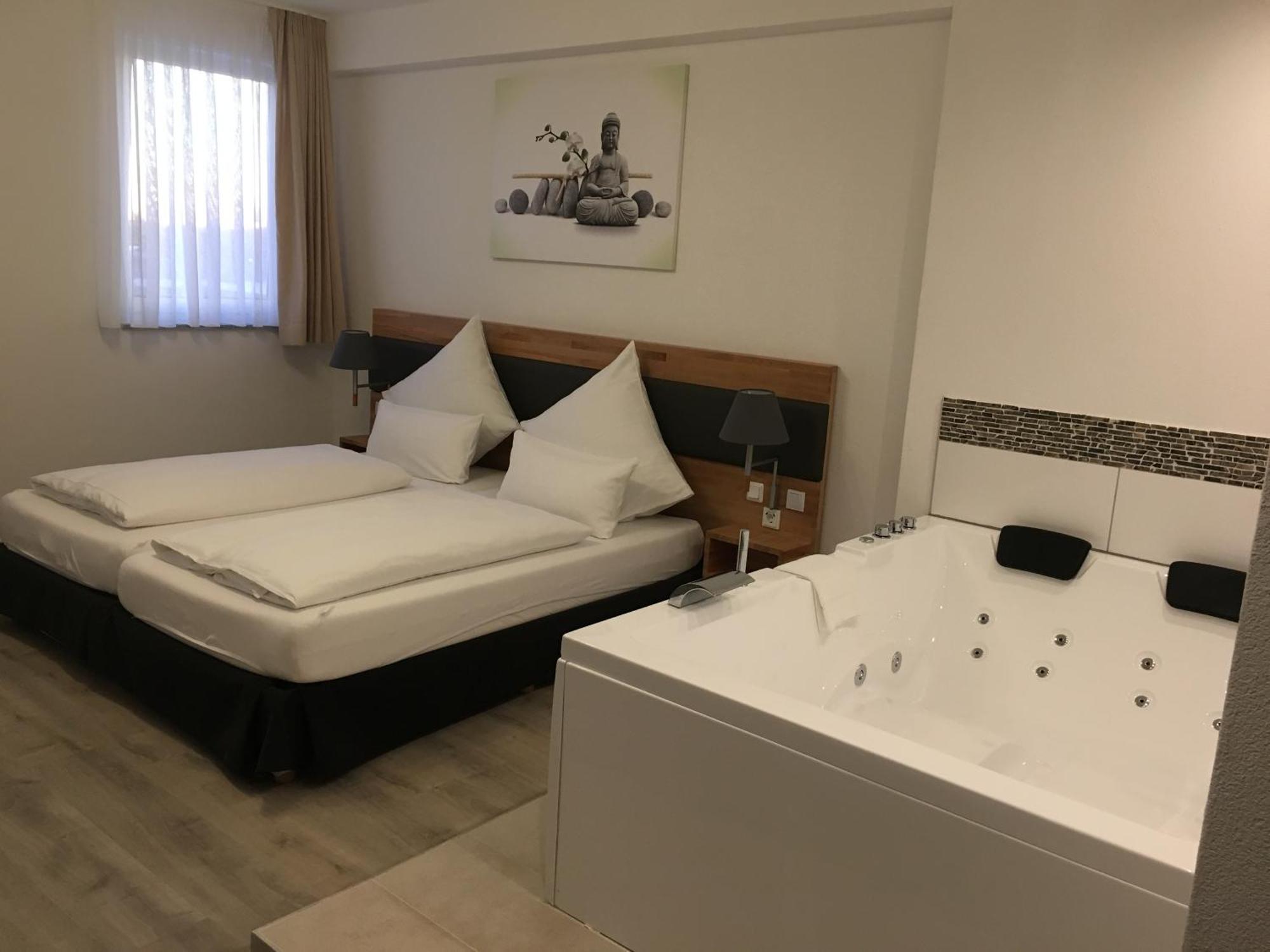 Hotel In Laisen รอยท์ลิงเงน ห้อง รูปภาพ