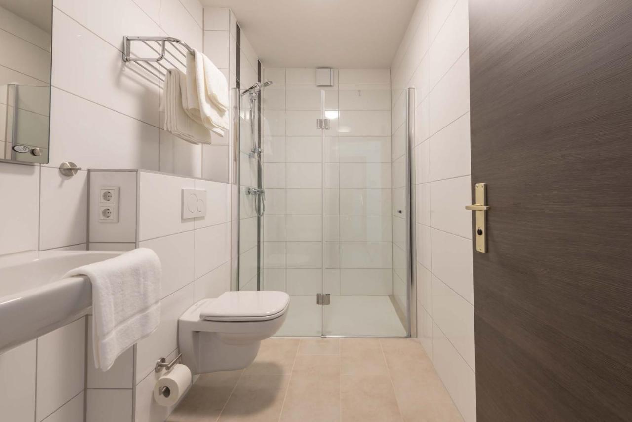 Hotel In Laisen รอยท์ลิงเงน ภายนอก รูปภาพ